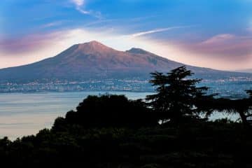 découvrez des routes pittoresques qui vous emmènent à travers des paysages à couper le souffle, des montagnes majestueuses aux plages ensoleillées. partez à l'aventure sur ces parcours enchanteurs et vivez des moments inoubliables au fil de la route.